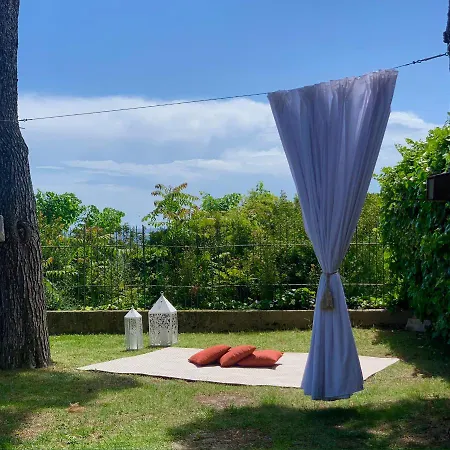 Bed & Breakfast Tra Gli Alberi E Il Mare Sirolo