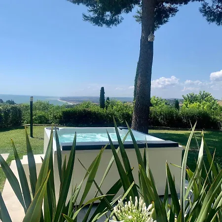 Tra Gli Alberi E Il Mare 4* Sirolo