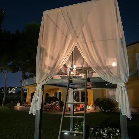 Bed & Breakfast Tra Gli Alberi E Il Mare 4*
