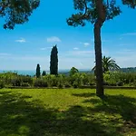 Tra Gli Alberi E Il Mare Bed and Breakfast 4*
