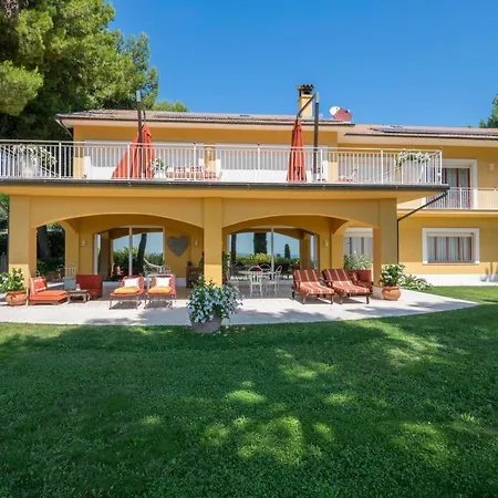 Bed & Breakfast Tra Gli Alberi E Il Mare