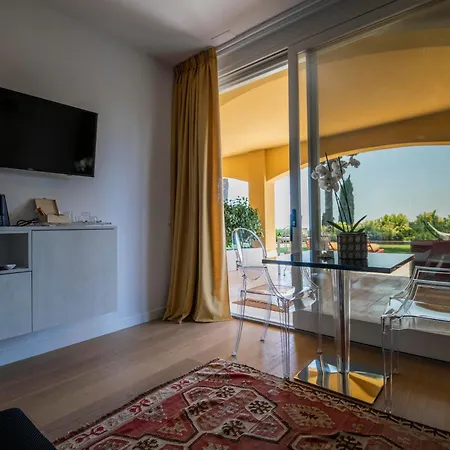 Tra Gli Alberi E Il Mare Bed & Breakfast *