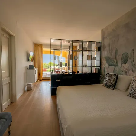 Bed & Breakfast Tra Gli Alberi E Il Mare *