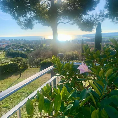 Tra Gli Alberi E Il Mare Bed & Breakfast Sirolo
