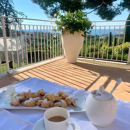 Bed & Breakfast Tra Gli Alberi E Il Mare