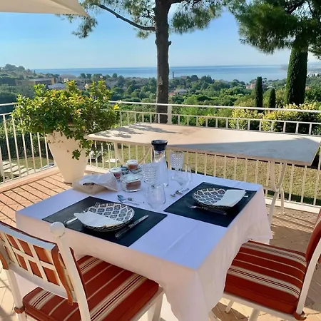 Tra Gli Alberi E Il Mare Bed & Breakfast Sirolo
