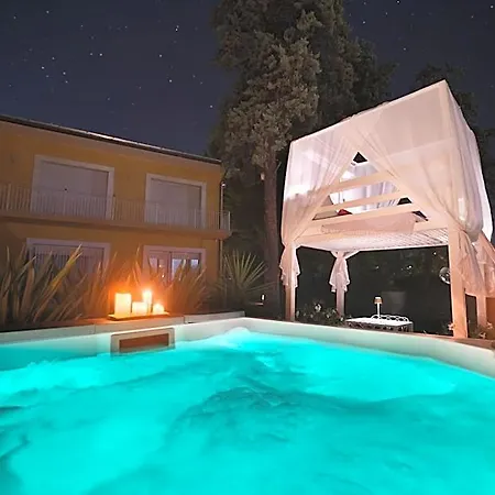 Tra Gli Alberi E Il Mare Bed & Breakfast Sirolo
