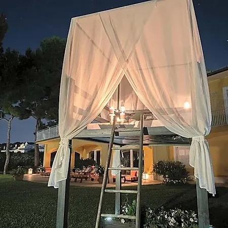 Tra Gli Alberi E Il Mare Bed & Breakfast