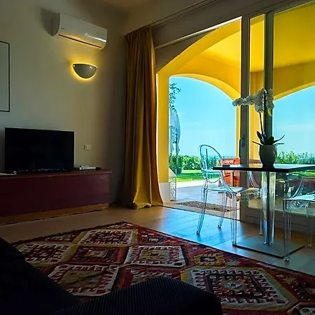 Tra Gli Alberi E Il Mare Bed & Breakfast