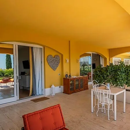 Bed & Breakfast Tra Gli Alberi E Il Mare 4*