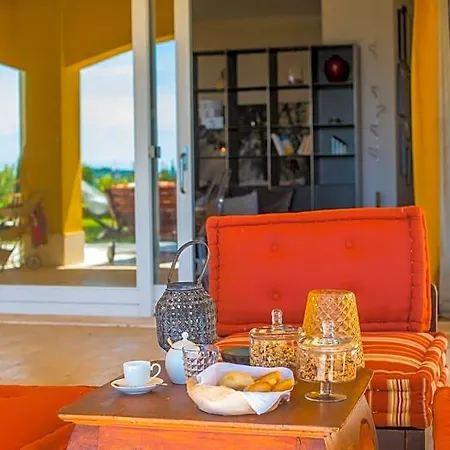 Tra Gli Alberi E Il Mare Bed & Breakfast 4*